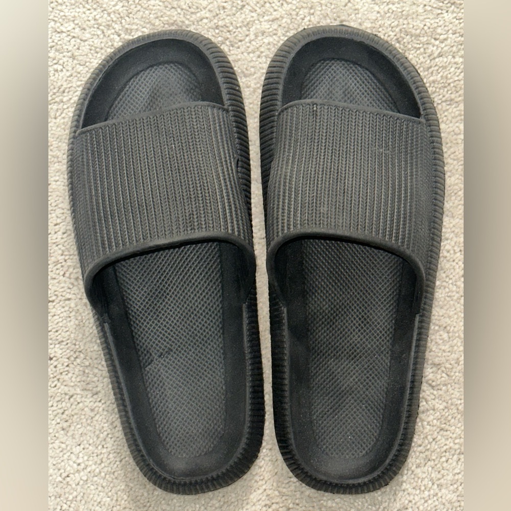 Cloud slippers